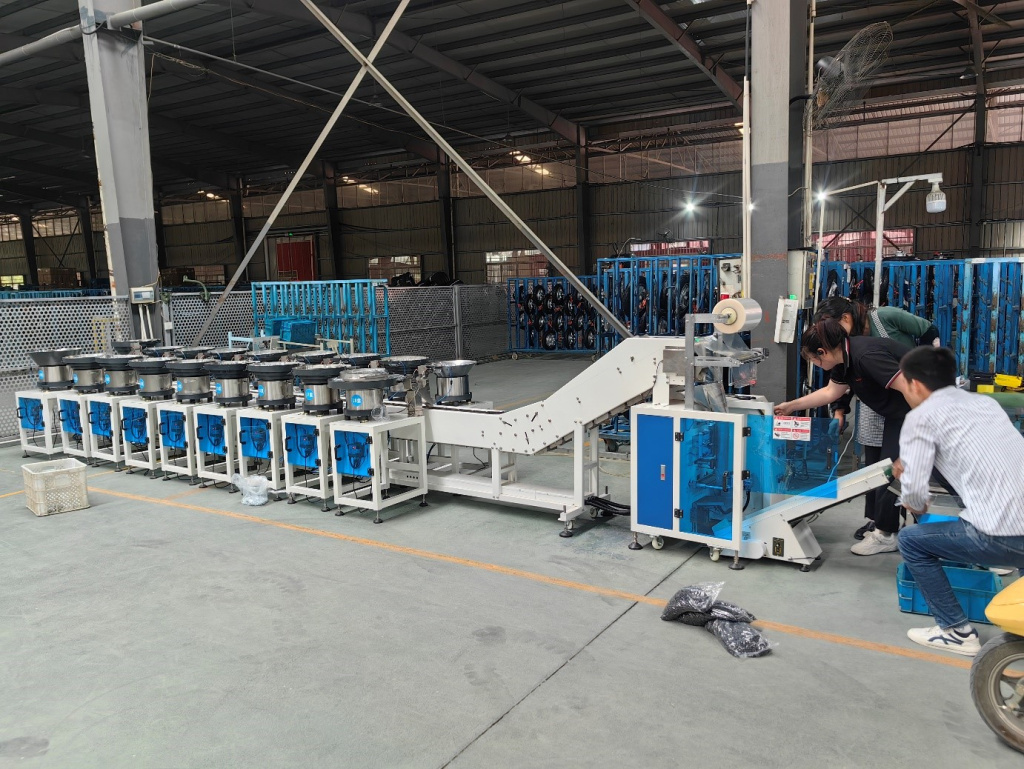 Счетно-фасовочная машина для упаковки метизов TY-320-8P-LD