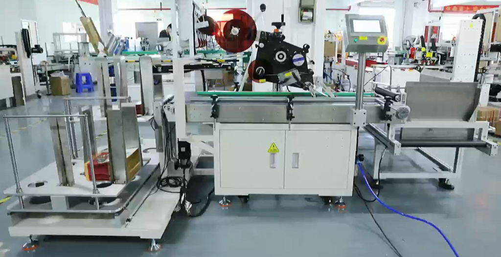 Станок для нанесения этикеток на упаковку EP501F