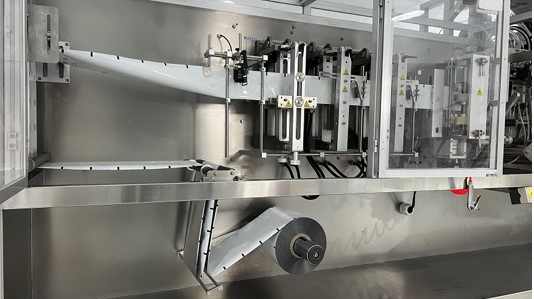 Горизонтальная машина для упаковки сыпучих продуктов в саше-пакеты CTS180D