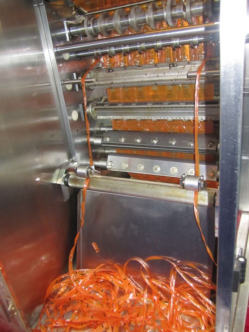 Многопоточный станок для упаковки жидкой продукции в саше DXDO-J500E