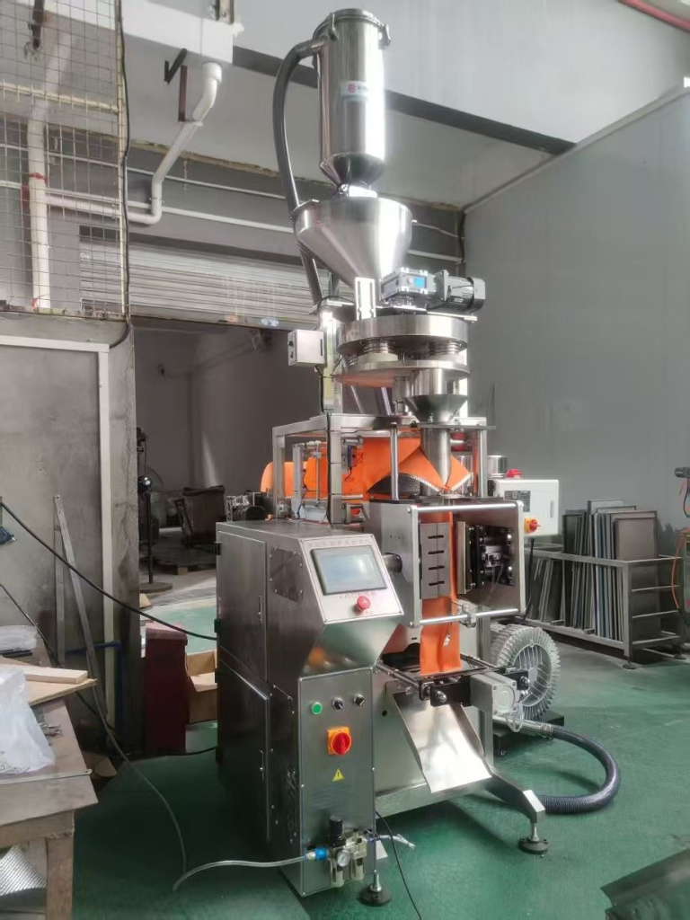 Станок для упаковки сыпучей продукции в пакет-подушку из спанбонда SP-15