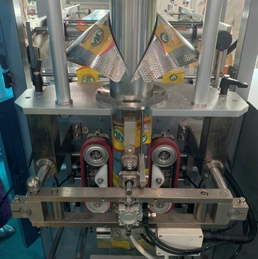 Вертикальный станок для фасовки крупы в гассет-пакеты DS-520BZ