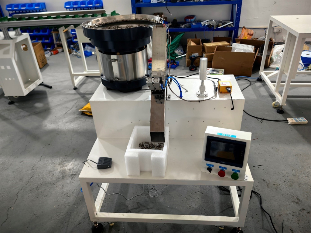 Счётно-фасовочная машина для подсчета метизов TY-1000