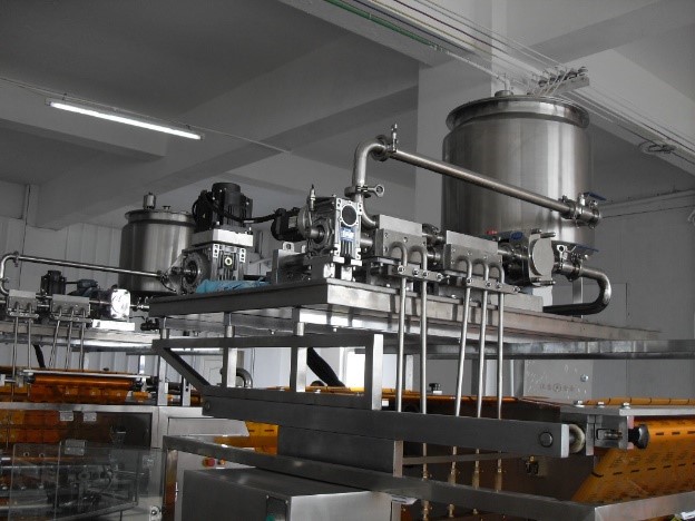 Многопоточный станок для упаковки жидкой продукции в саше DXDO-J500E