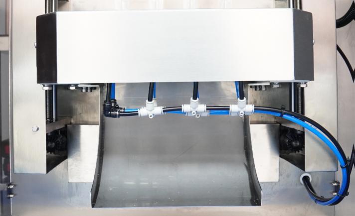 Четырехпоточный станок для фасовки жидких продуктов в фигурные саше-пакеты ZFD 600BY-4