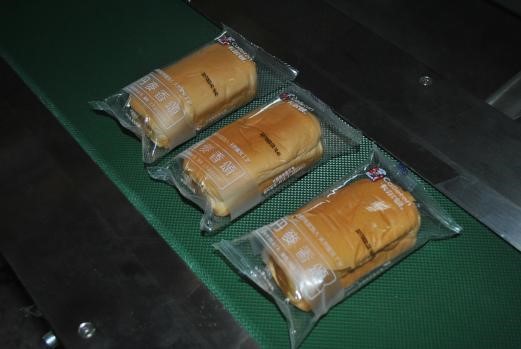 Готовая продукция Станка для упаковки продукции в пакет-подушку SN-250XS