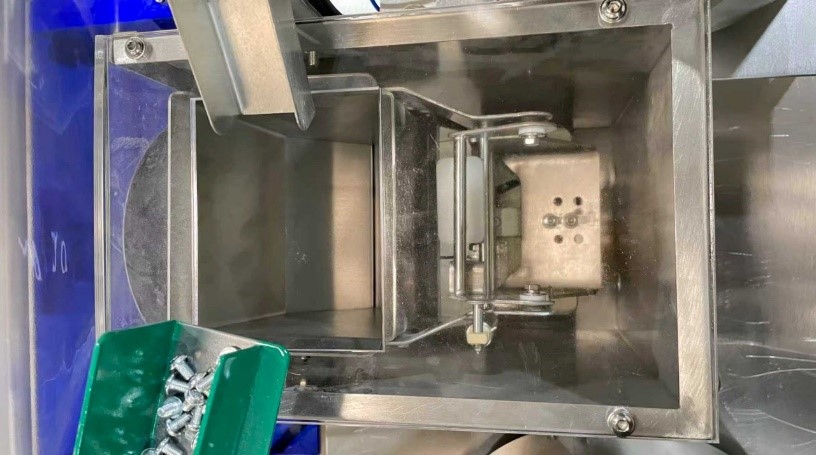 Счетно-фасовочная машина для упаковки метизов по весу HWP-500