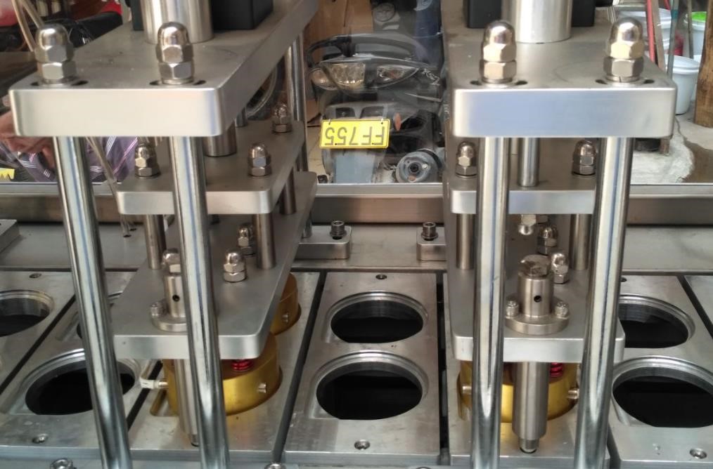 Автоматический станок для запайки стаканов платинкой RF-2GS