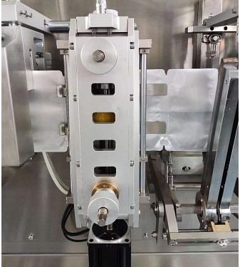 Автоматическая линия для формирования и запечатывания дой-пак пакетов HC-180S