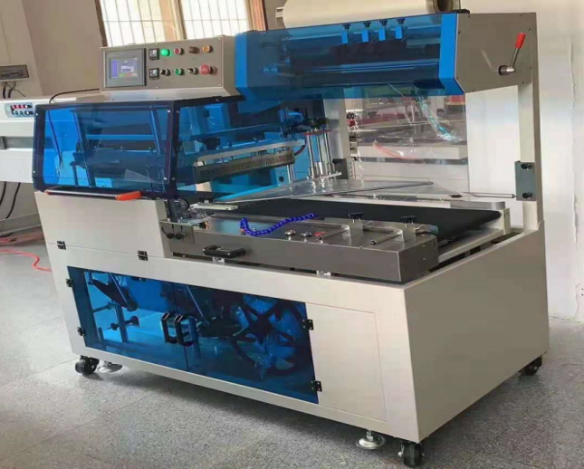 Линия для упаковки продукции в ВПП и термоусадочную POF, PE пленку CZL450A Линия для упаковки продукции в ВПП и термоусадочную POF, PE пленку CZL450A