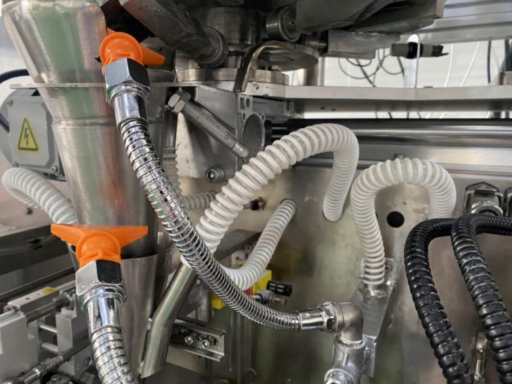 Горизонтальная машина для упаковки сыпучих продуктов в саше-пакеты CTS180D