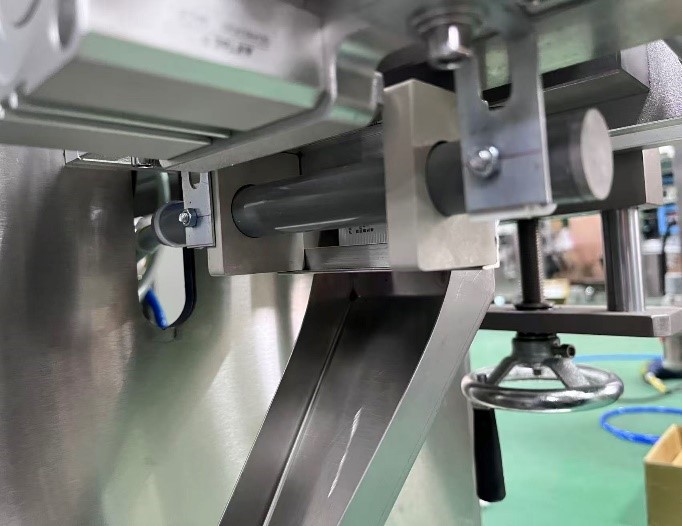 Вертикальный станок для упаковки приправ в саше-пакеты MY-60K